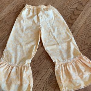 Girls size 5 yellow dressy pants by Shrimp & Grits